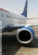 Vliegtuig bij Cairo Airport.